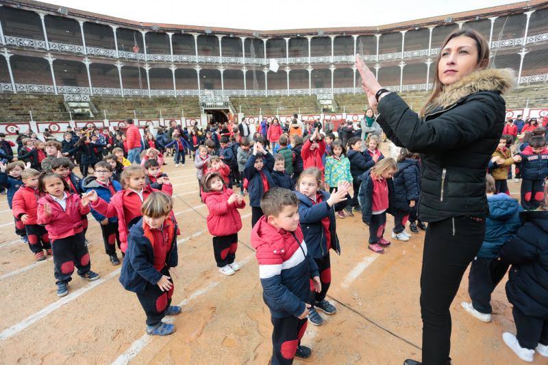 Todo el centro gijonés se ha implicado en el proyecto para crear una escuela en Kinshasa (África) con motivos de sus jornadas solidarias. Han participado1.600 alumnos y 100 profesores.