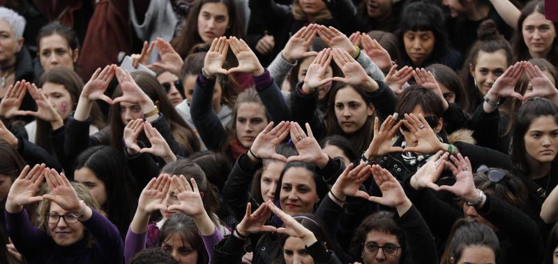 Una marea morada recorre todo el país para reivindicar la igualdad de género