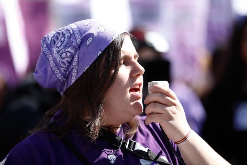 Una marea morada recorre todo el país para reivindicar la igualdad de género