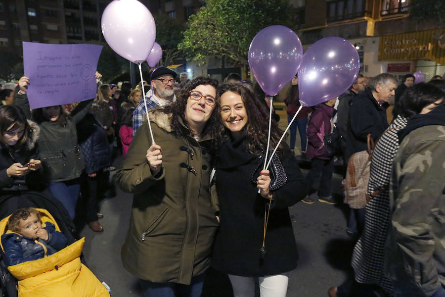 Miles de personas recorren las calles de la ciudad en la gran manifestación convocada en Asturias por el Día de la Mujer