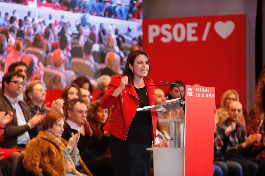 El secretario general del PSOE, Pedro Sánchez, participa en un acto en Gijón con los candidatos del partido al Congreso, Adriana Lastra, la presidencia de Asturias, Adrián Barbón y la Alcaldía de Gijón, Ana González. 