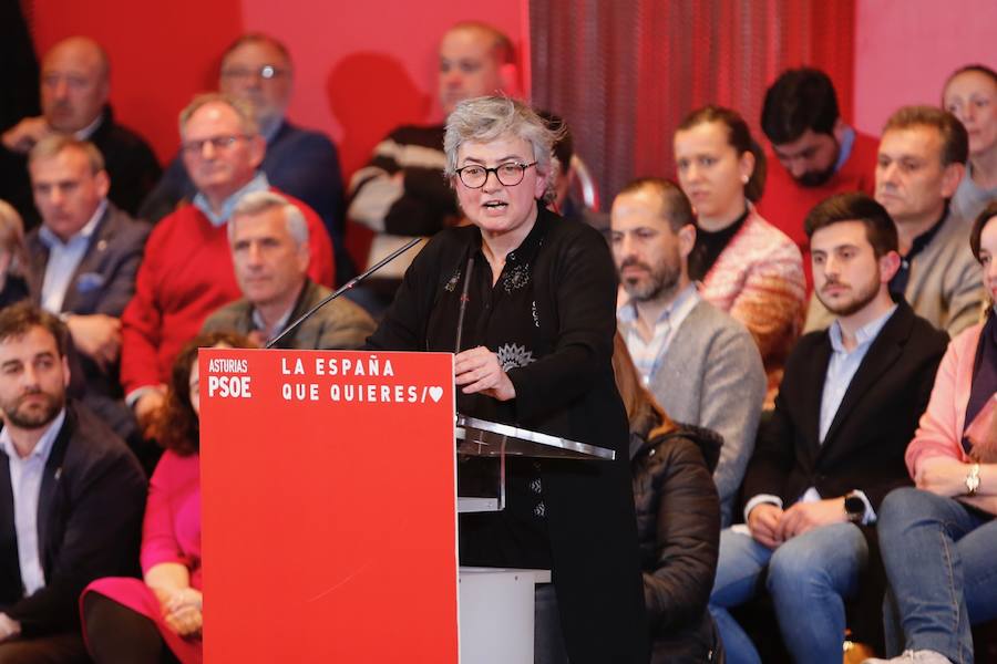 El secretario general del PSOE, Pedro Sánchez, participa en un acto en Gijón con los candidatos del partido al Congreso, Adriana Lastra, la presidencia de Asturias, Adrián Barbón y la Alcaldía de Gijón, Ana González. 