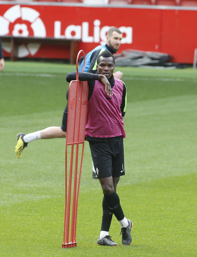 Los aficionados han podido asistir al entreno de los rojiblancos preparatorio del partido del domingo en Córdoba (16 horas)