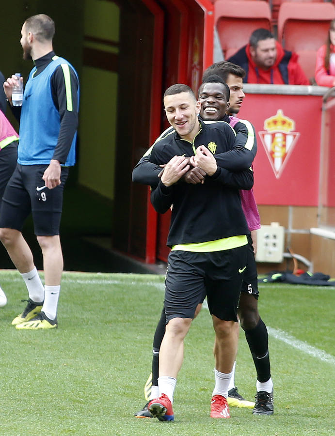 Los aficionados han podido asistir al entreno de los rojiblancos preparatorio del partido del domingo en Córdoba (16 horas)