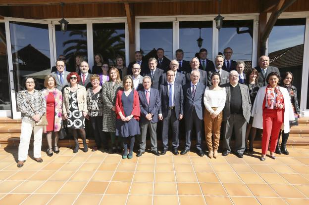 Los graduados sociales se reunieron en La Torre, Pruvia. 