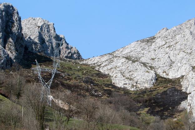 El incendio de Otura quemó parte del monte. 