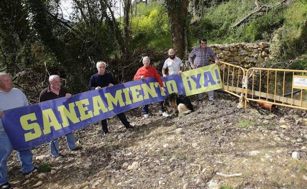 Las obras de saneamiento fueron adjudicadas en 2017, pero ahora están paralizadas en Llueves.