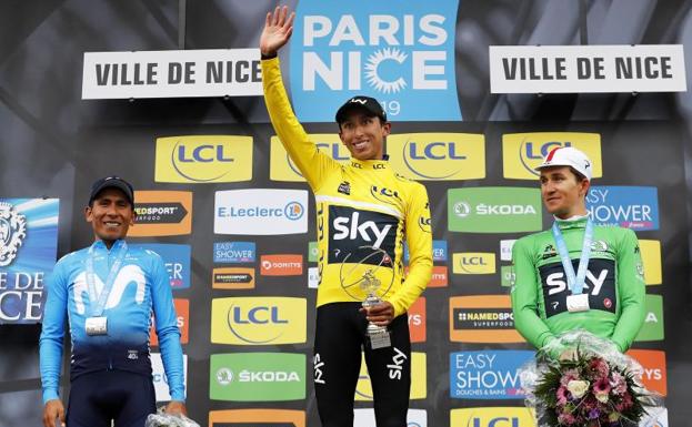 Egan Bernal, en lo más alto del podio junto a Nairo Quintana y Michal Kwiatkowski. 