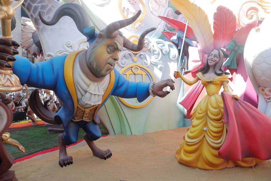 Las fallas valencianas han tenido como protagonistas a políticos del panorama nacional, como Pablo Casado o Pedro Sánchez y otros ligados a la actualidad catalana. Tampoco han faltado otros como Trump.