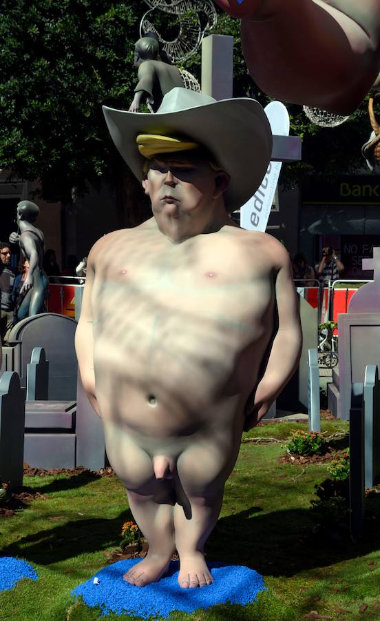 Las fallas valencianas han tenido como protagonistas a políticos del panorama nacional, como Pablo Casado o Pedro Sánchez y otros ligados a la actualidad catalana. Tampoco han faltado otros como Trump.