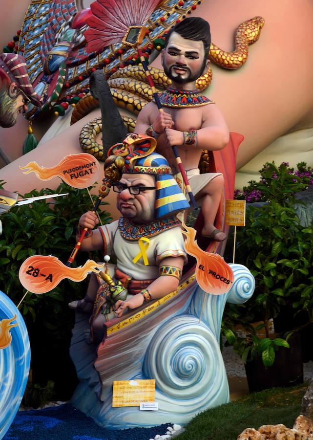 Las fallas valencianas han tenido como protagonistas a políticos del panorama nacional, como Pablo Casado o Pedro Sánchez y otros ligados a la actualidad catalana. Tampoco han faltado otros como Trump.