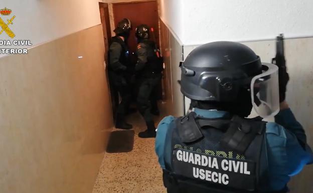 Vídeo: así cayeron los atracadores de los llagares de Villaviciosa y Gijón