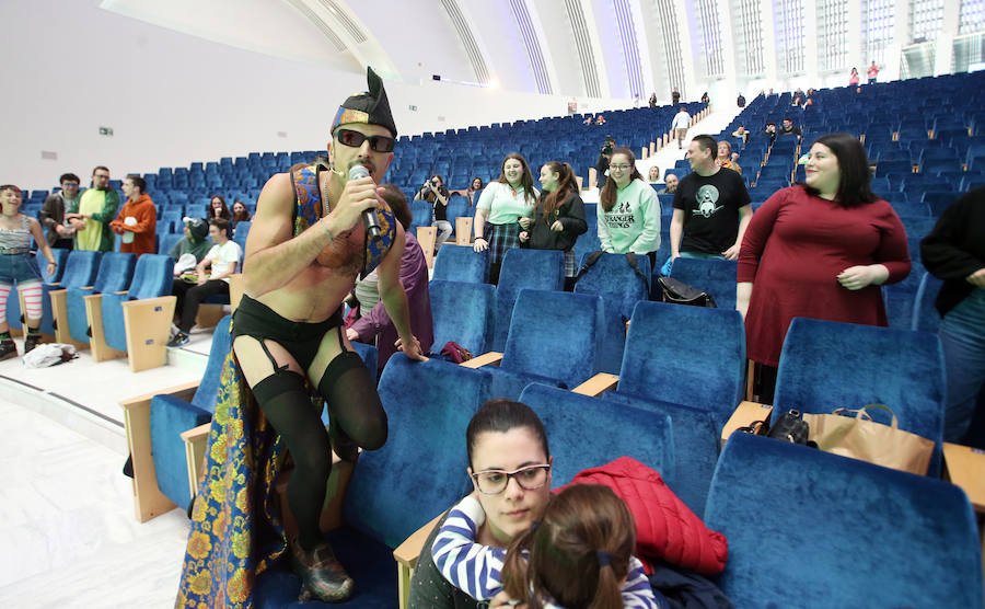 La Convención Juvenil de Cultura y Ocio Alternativo de Asturias congregará en el Calatrava de Oviedo a miles de personas hasta el próximo domingo.