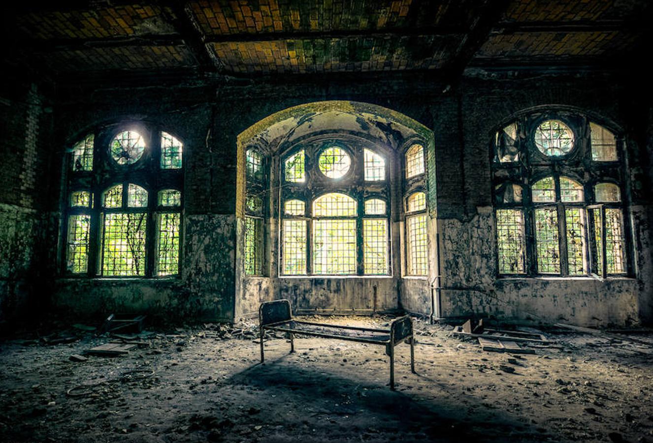 Hospital Militar de Beelitz-Heilstätten del ejército rojo (Alemania) | Muchos lo llaman el 'hospital de Hitler'. Fue creado en 1898 como sanatorio para tuberculosos y llegó a ser de los complejos hospitalarios más grandes de Europa, con más de sesenta bloques. 