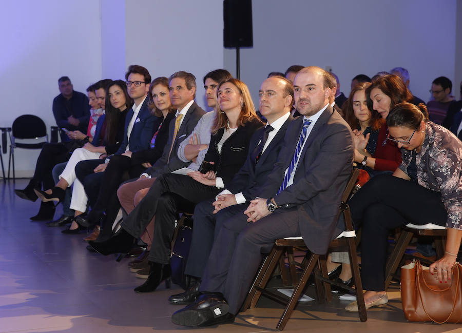 La primera edición del programa Open Innovation 4.0, impulsado por el Gobierno de Asturias, ha permitido que siete grandes compañías de la comunidad refuercen su presencia en la industria 4.0 apoyadas en siete empresas emergentes.