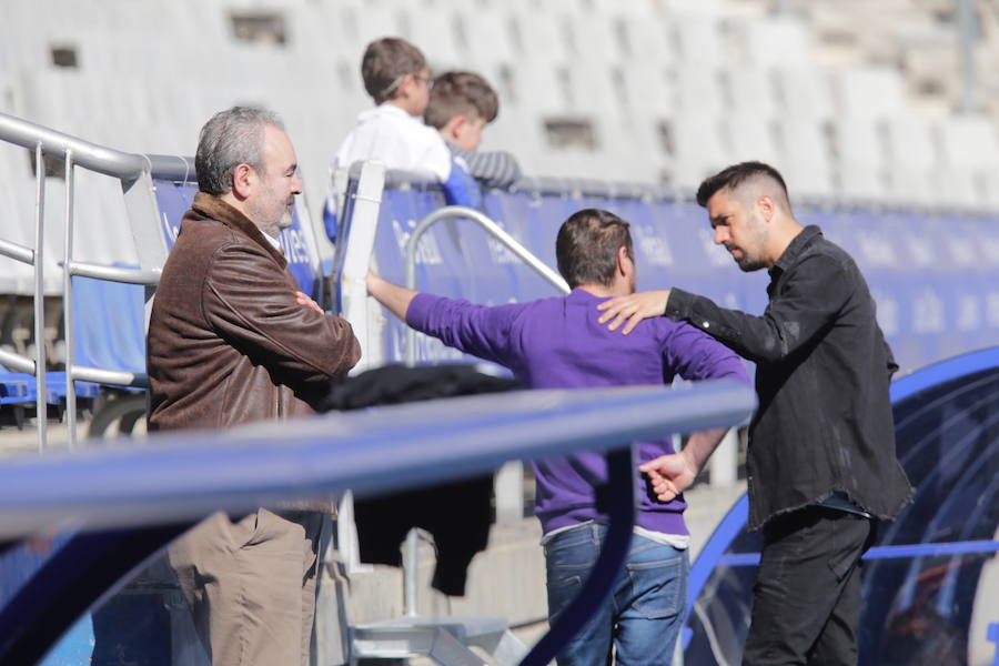 Dos millares de aficionados apoyan al Oviedo en el último entrenamiento antes del derbi