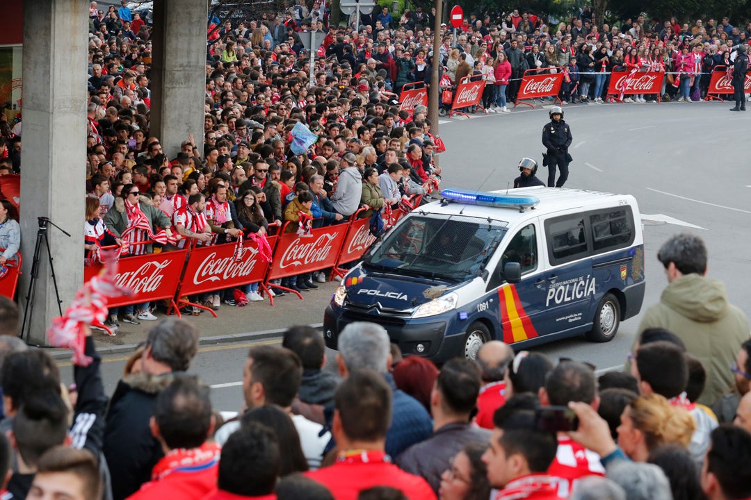 Los sportinguistas, animados antes del partido más esperado.