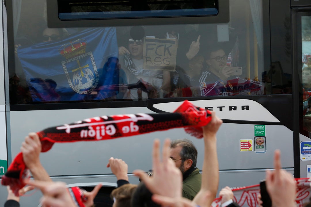 Los sportinguistas, animados antes del partido más esperado.