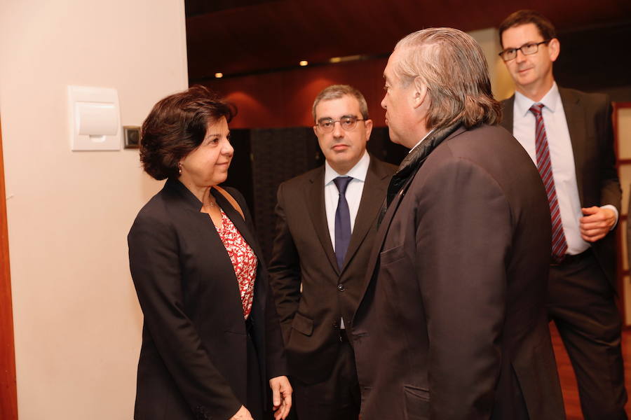 José Miguel Herrero, director general Industria Alimentaria del Ministerios de Agricultura, Pesca y Alimentación, y María Jesús Álvarez, consejera de Desarrollo Rural del Principado, han presidido la I Jornada del sector agroalimentario en Asturias organizada por EL COMERCIO en Gijón. La cita ha sido organiza con la colaboración del Foro Interalimentario, Liberbank, Equilibria-Impulsa Gijón y el Principado de Asturias. 