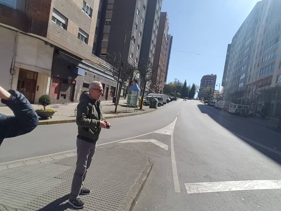 Un escape de gas a la altura del número 2 de la avenida de Cervantes ha obligado a confinar a los vecinos y cerrar el tráfico en esta vía y en Severo Ochoa