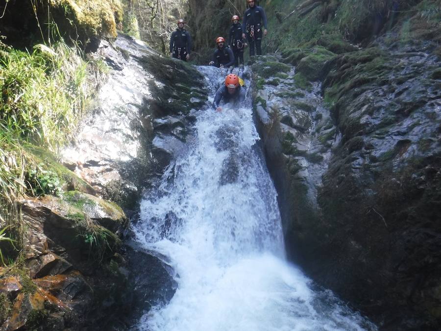 El tiempo primaveral invita a lanzarse a la aventura en plena naturaleza y, para ello, la región ofrece multitud de posibilidades para disfrutar en familia o con amigos de actividades al aire libre.