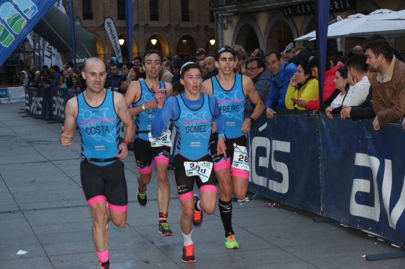 El equipo femenino del Diablillos de Rivas Mar de Pulpí, y el masculino del Ascentium ArabaTri, consiguieron la victoria y el título de la prueba que se disputó en Avilés.