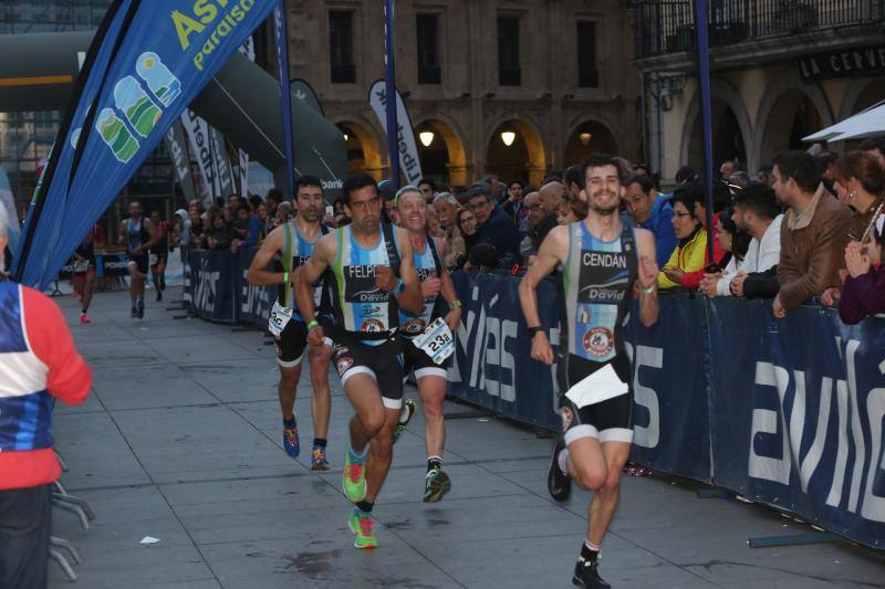 El equipo femenino del Diablillos de Rivas Mar de Pulpí, y el masculino del Ascentium ArabaTri, consiguieron la victoria y el título de la prueba que se disputó en Avilés.