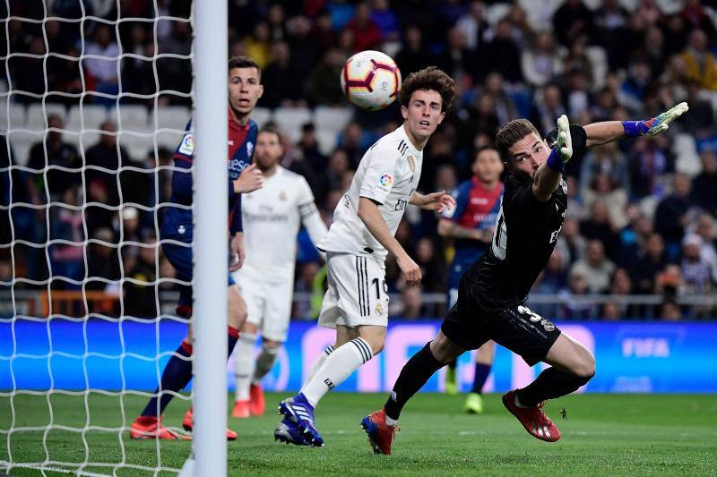 Fotos: Las mejores imágenes del Real Madrid-Huesca