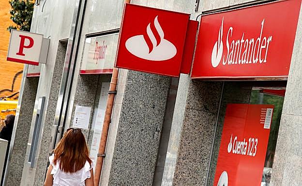 Una oficina del banco Santander.