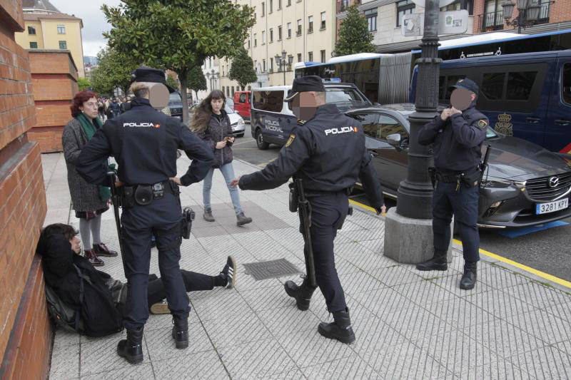 Un joven ha resultado herido en un altercado entre jóvenes tras un acto de Vox en el campus del Milán de la Universidad de Oviedo.