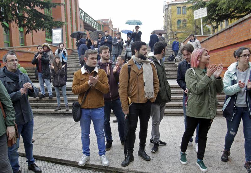 Un joven ha resultado herido en un altercado entre jóvenes tras un acto de Vox en el campus del Milán de la Universidad de Oviedo.