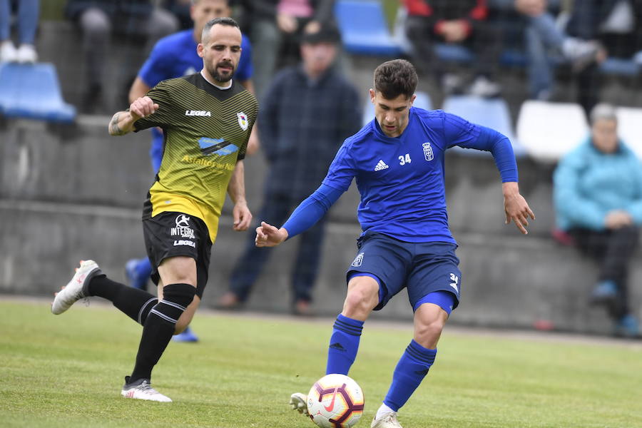 Entrenamiento distinto para el  Real Oviedo. La plantilla se ha preparado con un partido frente al Langreo. Ha ganado el club azul 1 - 0.