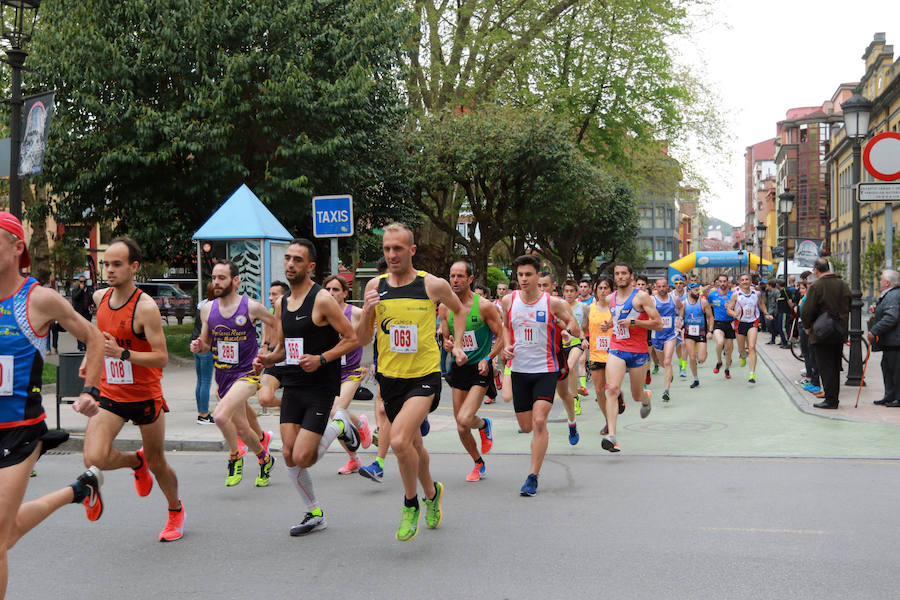 La jornada ha acompañado a los participantes en esta carrera.