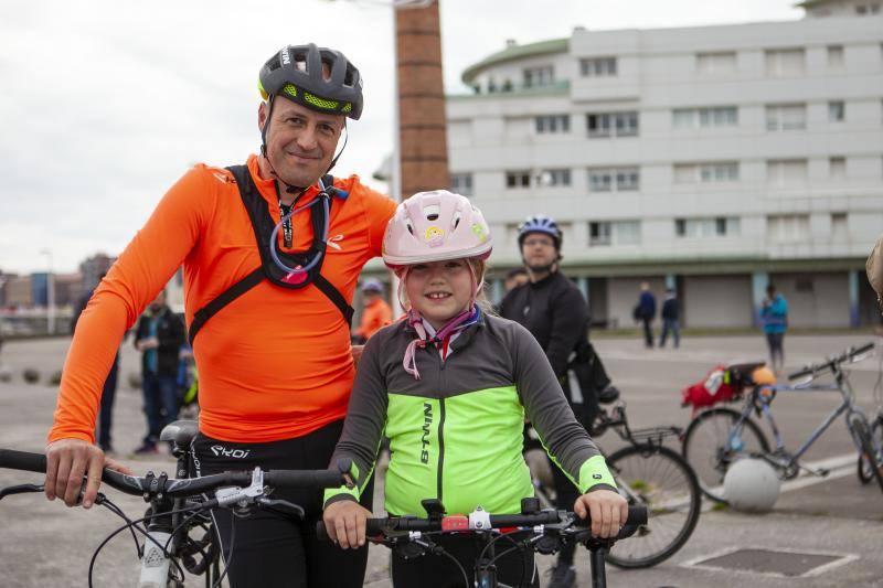 Organizada por 30 Días en Bici y Emulsa, la cita contó con la participación de unas trescientas personas 