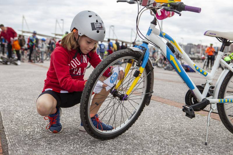 Organizada por 30 Días en Bici y Emulsa, la cita contó con la participación de unas trescientas personas 