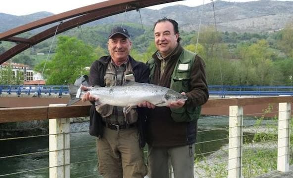 Imagen. A la izquierda, Laureano Toraño y a la derecha, Fernando López Castro. 