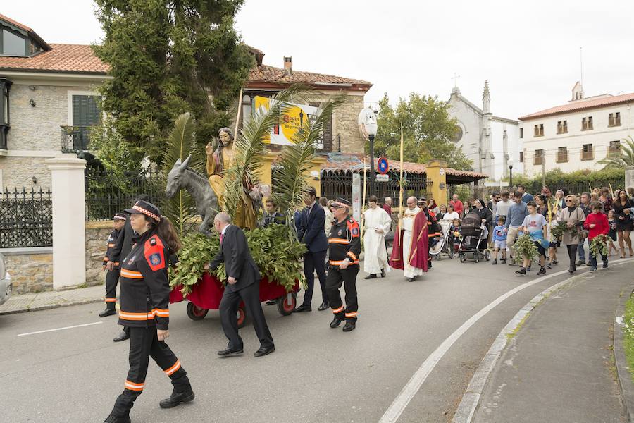 Procesión de La Borriquilla, en Somió. 