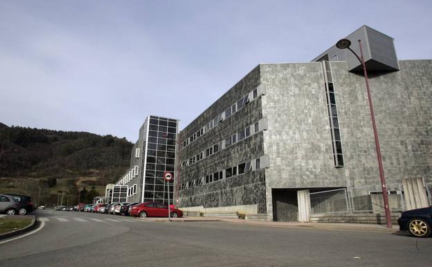 Queda en libertad con cargos el acusado de tocamientos en el Hospital de Riaño