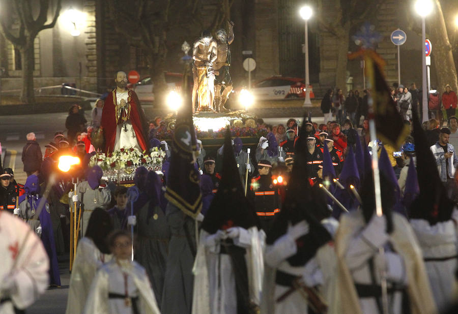 La procesión del Martes Santo congregó a numerosas personas en su recorrido