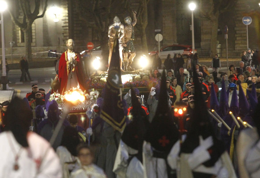 La procesión del Martes Santo congregó a numerosas personas en su recorrido