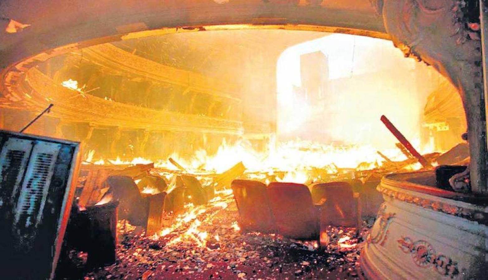 Incendio en el Teatro Municipal de Lima el 3 de agosto de 1998