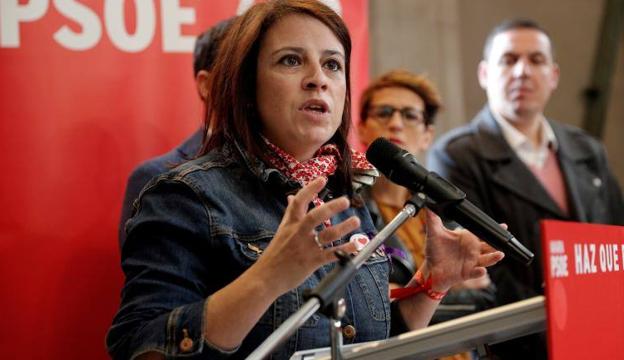 a candidata al Congreso y vicesecretaria general del PSOE, Adriana Lastra, durante acto de homenaje a socialistas asesinados y represaliados de la República.