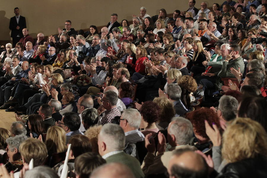 Tras visitar el casco antiguo de Oviedo junto a la vicesecretaria del PSOE, Adriana Lastra, el líder de la Federación Socialista Asturiana, Adrián Barbón, y el alcalde de la capital asturiana, Wenceslao López, la vicepresidenta del Gobierno ha participado en un mitin en el auditorio Príncipe Felipe ante unas 400 personas.