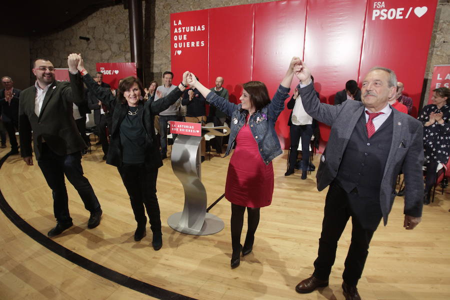 Tras visitar el casco antiguo de Oviedo junto a la vicesecretaria del PSOE, Adriana Lastra, el líder de la Federación Socialista Asturiana, Adrián Barbón, y el alcalde de la capital asturiana, Wenceslao López, la vicepresidenta del Gobierno ha participado en un mitin en el auditorio Príncipe Felipe ante unas 400 personas.