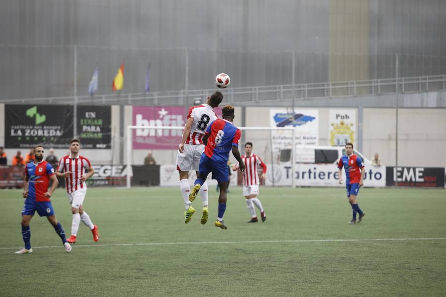 Derrota del Langreo frente a un Bilbao Athletic (0-2) que mostró en Ganzábal la pegada que añoraron los locales.