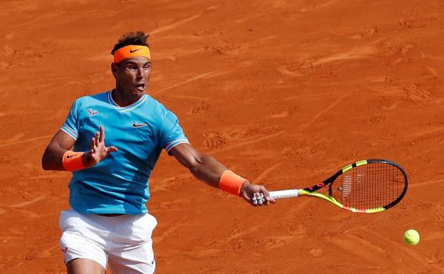 Rafa Nadal, sobre la tierra batida de Montecarlo. 