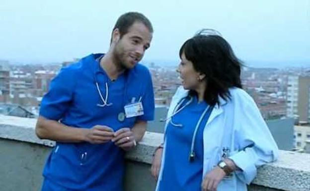 Rai y Lola en 'Hospital Central'. 