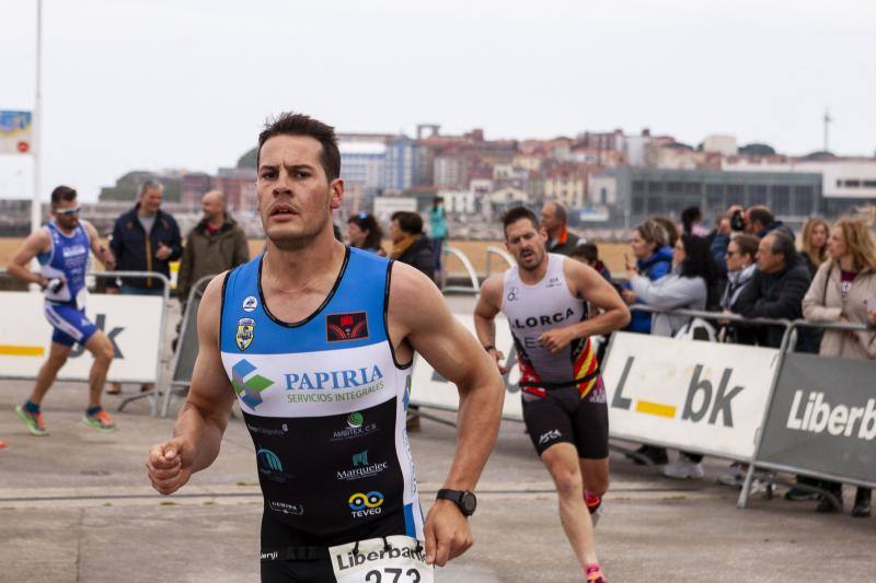 La competición organizada por el Academia Civil-CNSO en las inmediaciones de la playa de Poniente fue, de nuevo, uno de los grandes referentes deportivos de la ciudad de la mañana de Viernes Santo.