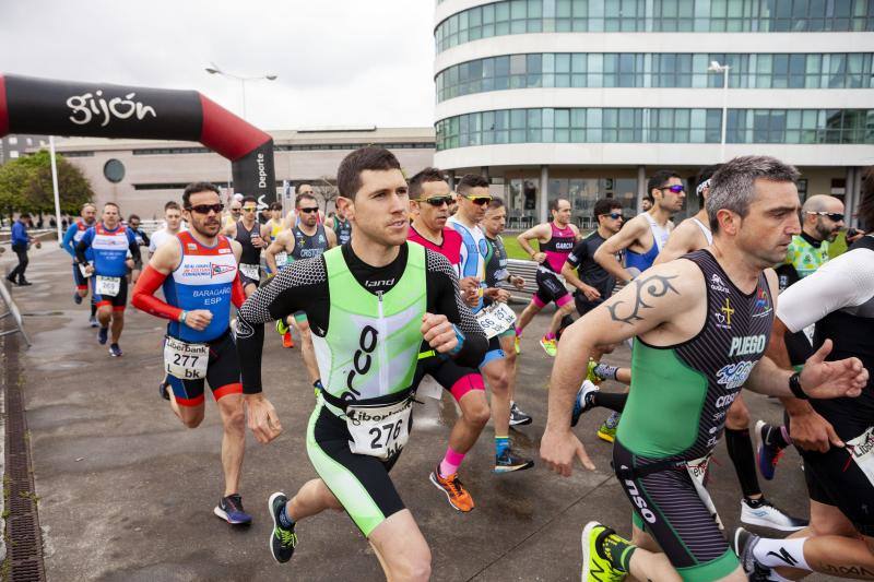La competición organizada por el Academia Civil-CNSO en las inmediaciones de la playa de Poniente fue, de nuevo, uno de los grandes referentes deportivos de la ciudad de la mañana de Viernes Santo.
