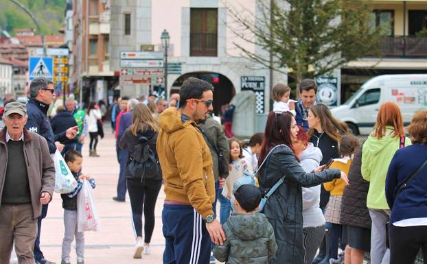 El buen tiempo en Asturias llena los principales puntos turísticos